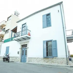https://stlazaros-studios.larnacahotels.org